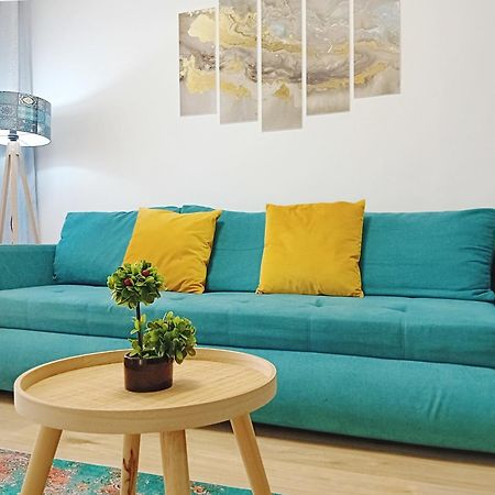 Sunshine - New & Quiet 1Br Apt, Business Area, Close To Airport, Highway A3, Subway ブカレスト エクステリア 写真