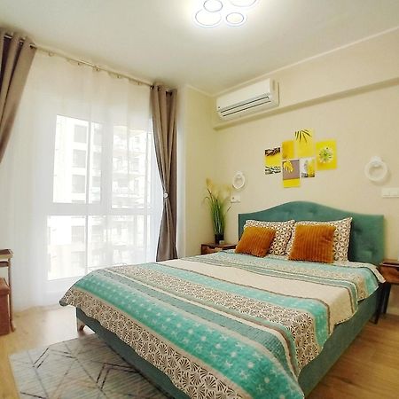 Sunshine - New & Quiet 1Br Apt, Business Area, Close To Airport, Highway A3, Subway ブカレスト エクステリア 写真