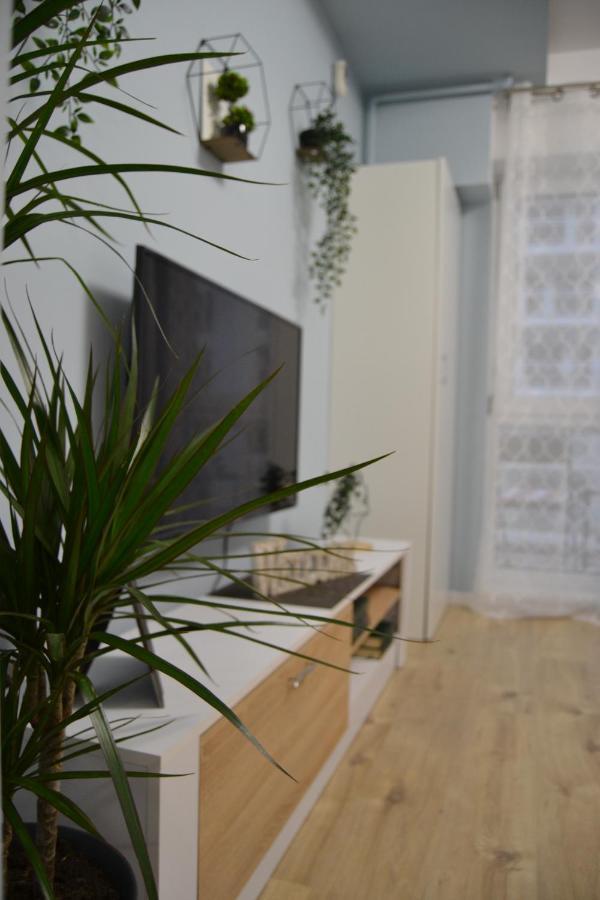 Sunshine - New & Quiet 1Br Apt, Business Area, Close To Airport, Highway A3, Subway ブカレスト エクステリア 写真