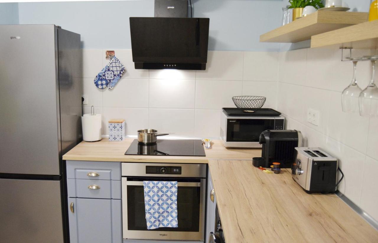 Sunshine - New & Quiet 1Br Apt, Business Area, Close To Airport, Highway A3, Subway ブカレスト エクステリア 写真