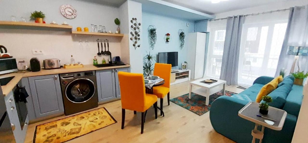 Sunshine - New & Quiet 1Br Apt, Business Area, Close To Airport, Highway A3, Subway ブカレスト エクステリア 写真
