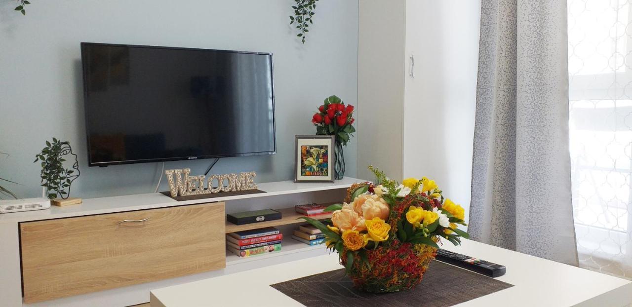 Sunshine - New & Quiet 1Br Apt, Business Area, Close To Airport, Highway A3, Subway ブカレスト エクステリア 写真